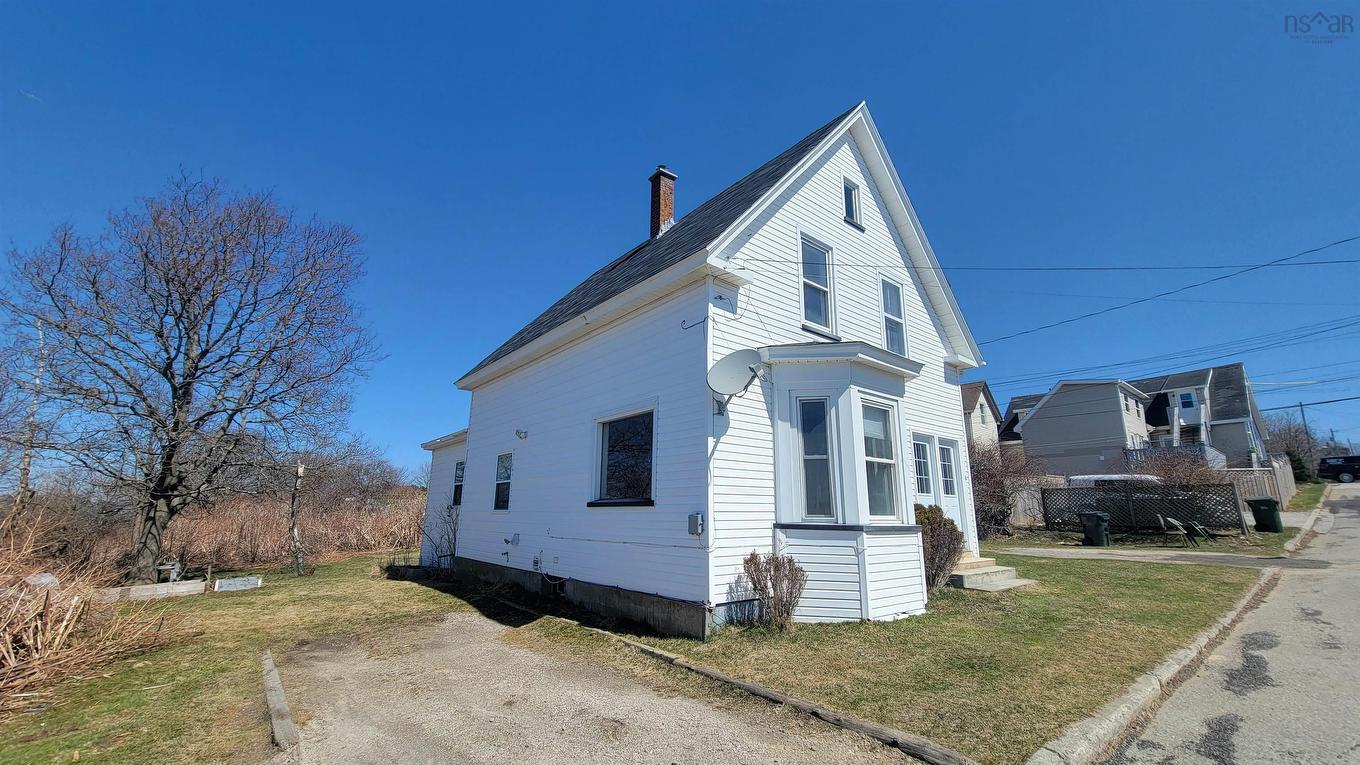2-4 Baker Street, Yarmouth, NS