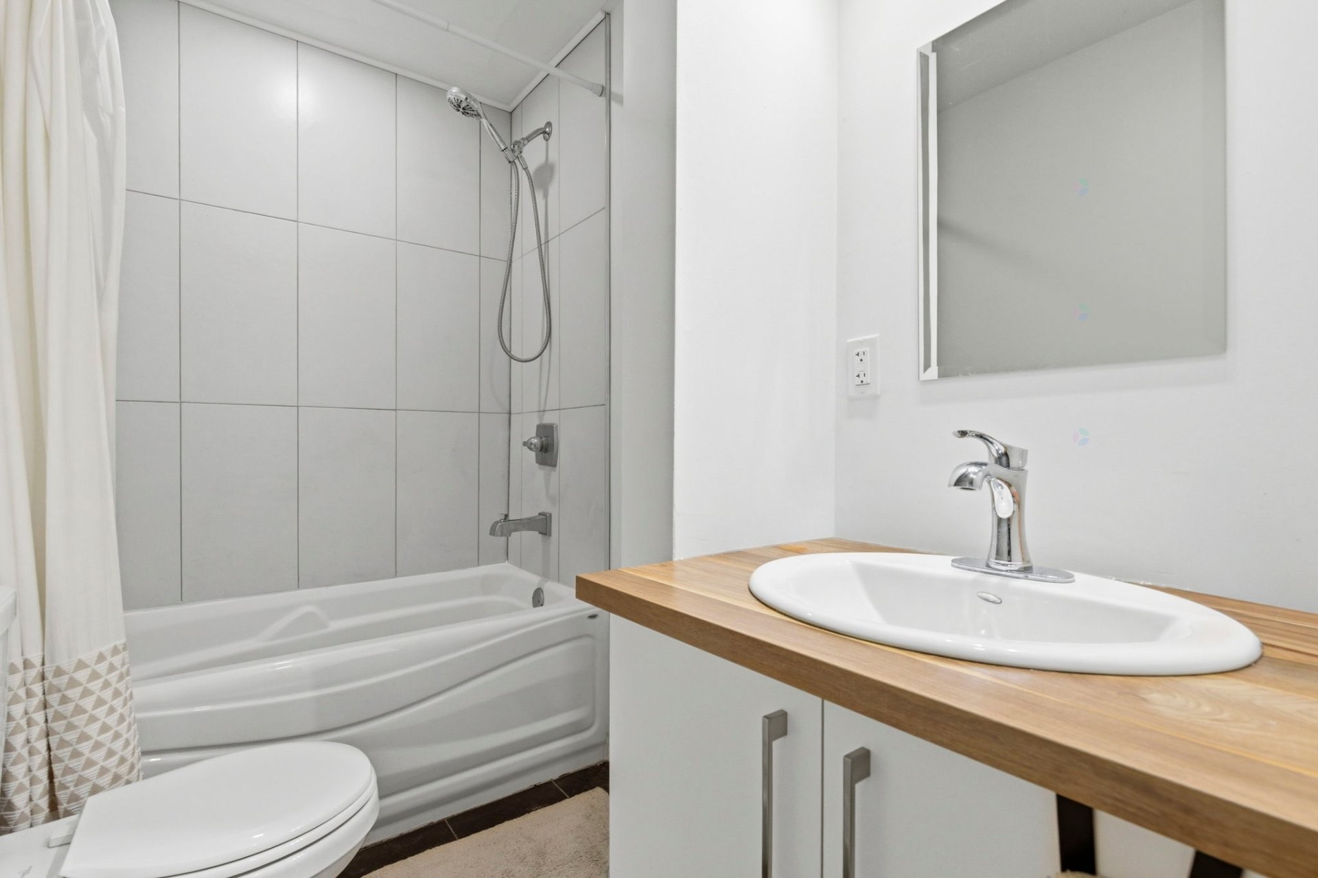 Bathroom - 1823 Rue De Villiers, Montréal (Le Sud-Ouest), QC - Indoor Photo Showing Bathroom