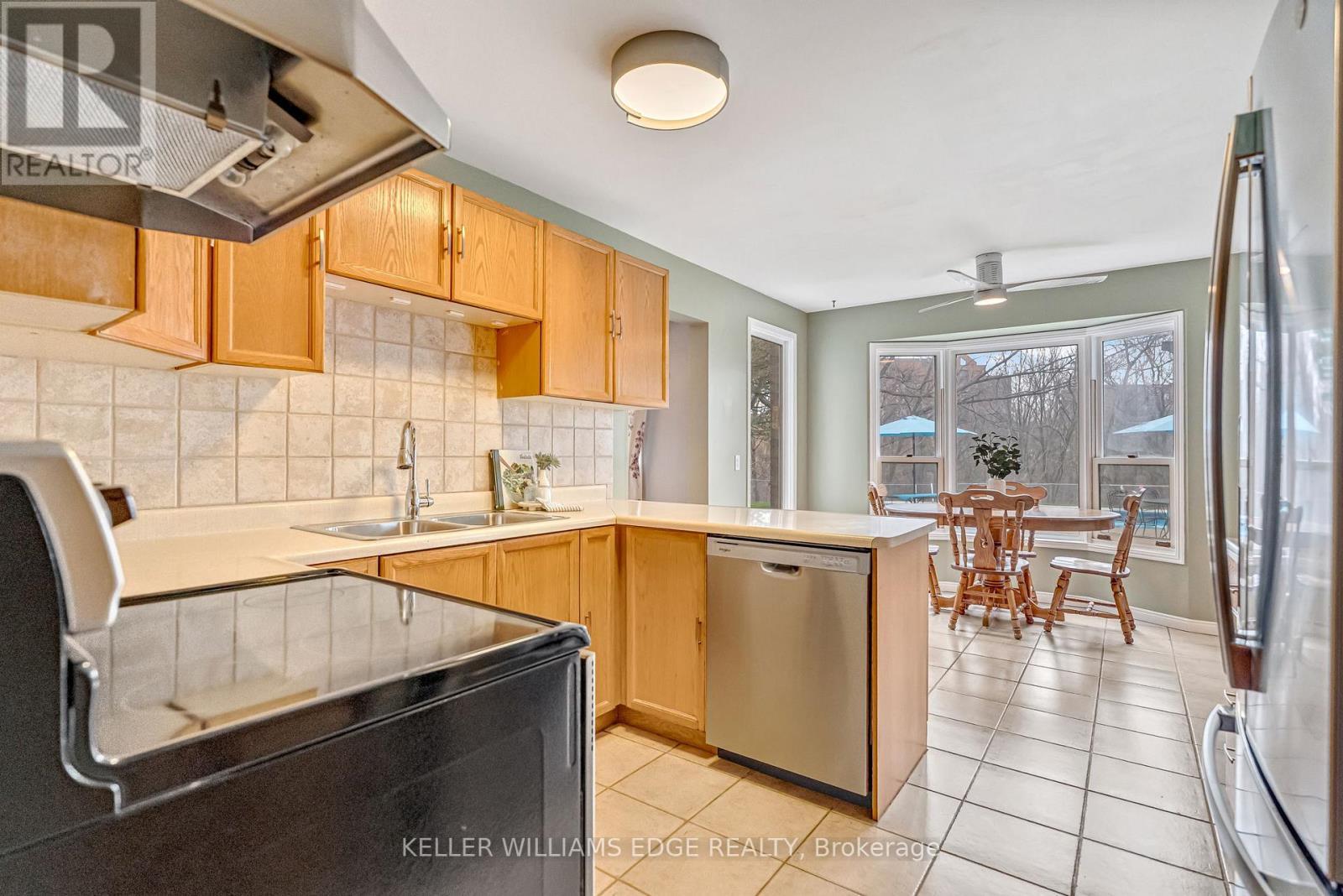 70 Strawberry Drive, Hamilton, ON - Indoor Photo Showing Kitchen With Double Sink