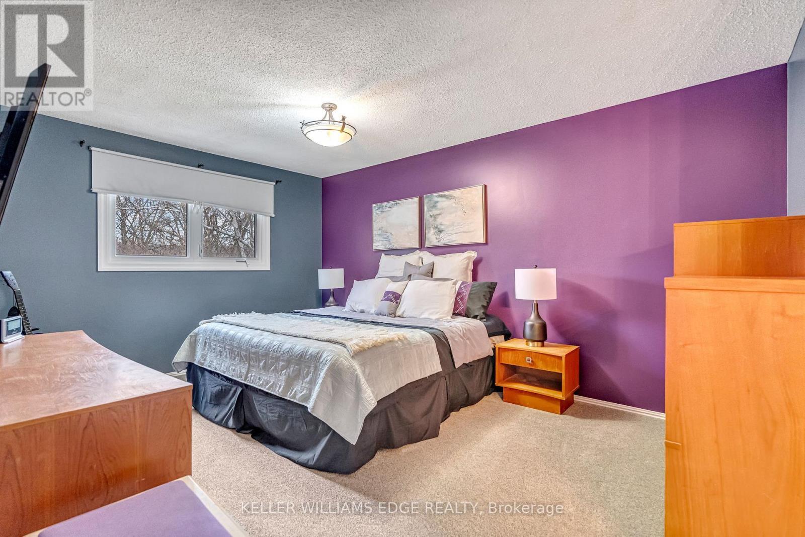 70 Strawberry Drive, Hamilton, ON - Indoor Photo Showing Bedroom