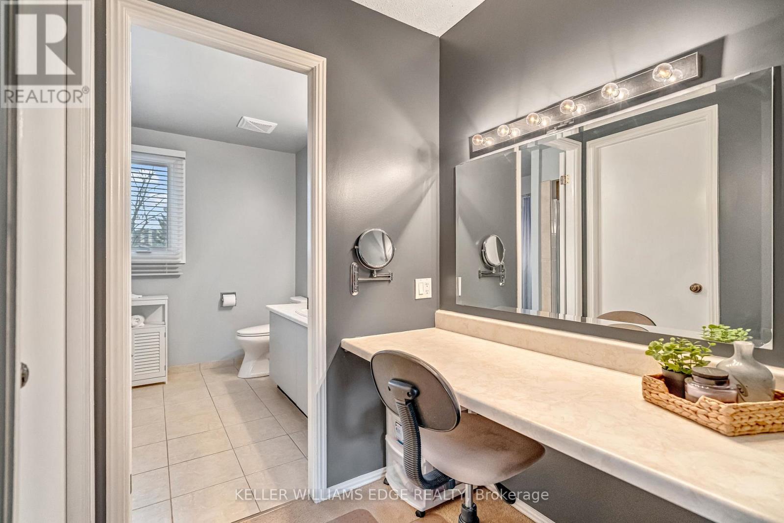 70 Strawberry Drive, Hamilton, ON - Indoor Photo Showing Bathroom