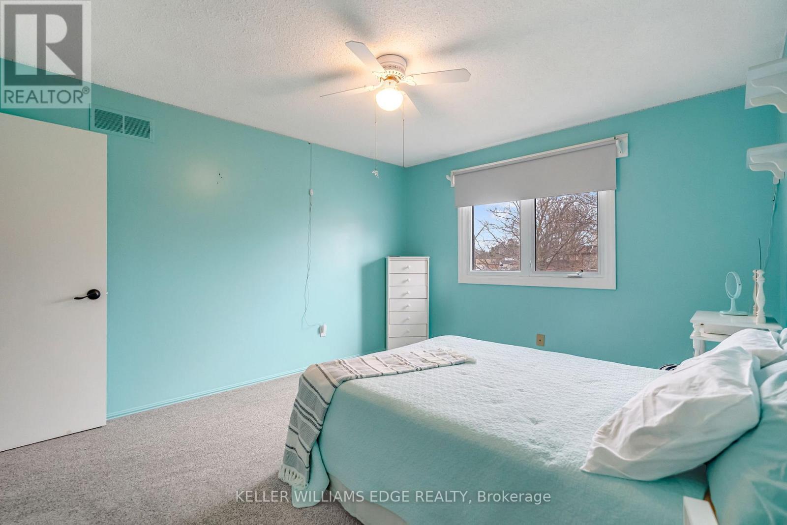 70 Strawberry Drive, Hamilton, ON - Indoor Photo Showing Bedroom