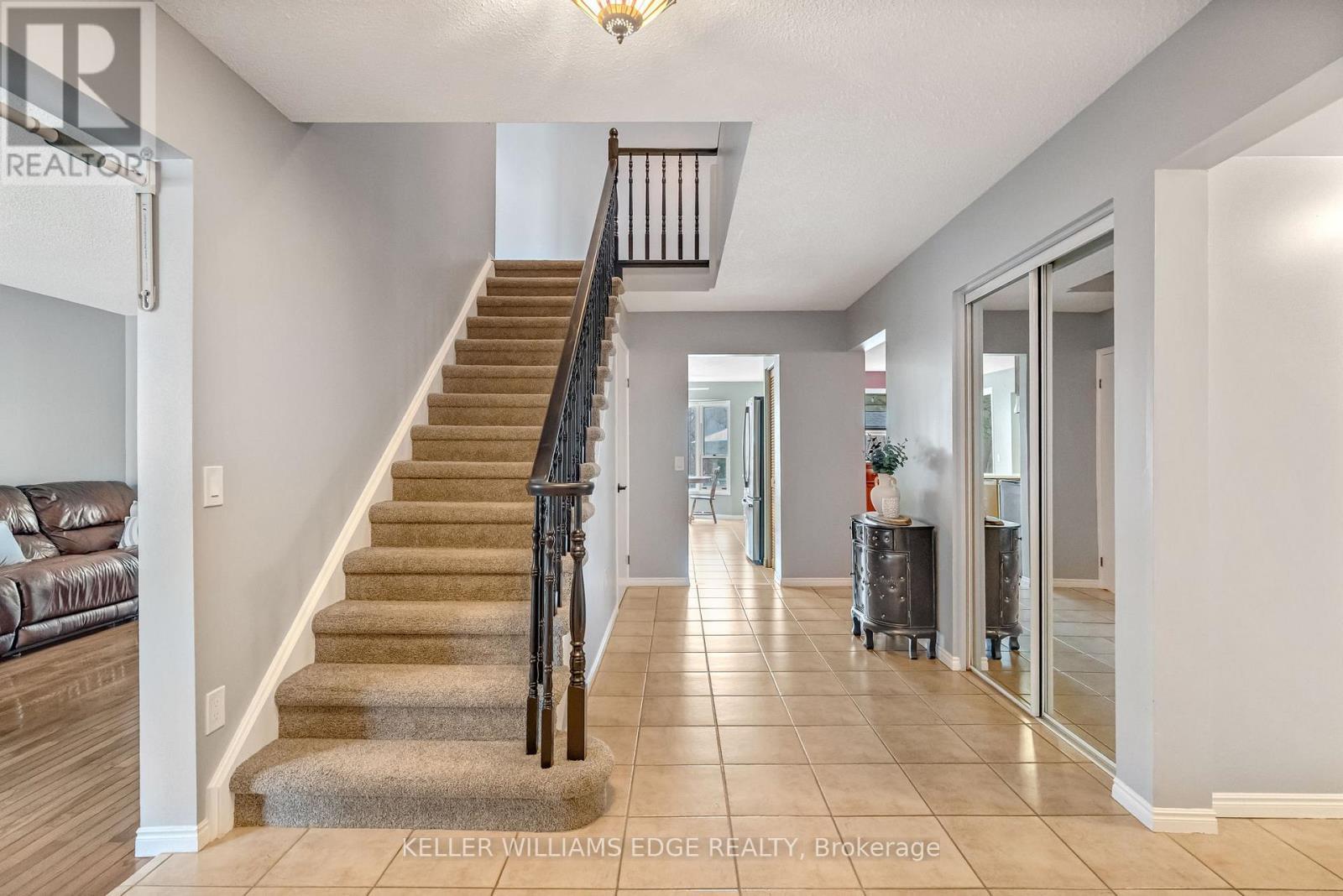 70 Strawberry Drive, Hamilton, ON - Indoor Photo Showing Other Room