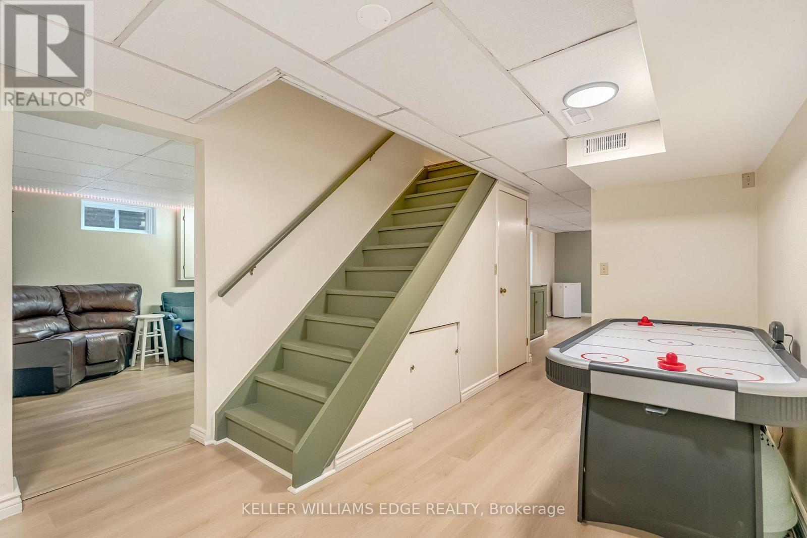 70 Strawberry Drive, Hamilton, ON - Indoor Photo Showing Other Room