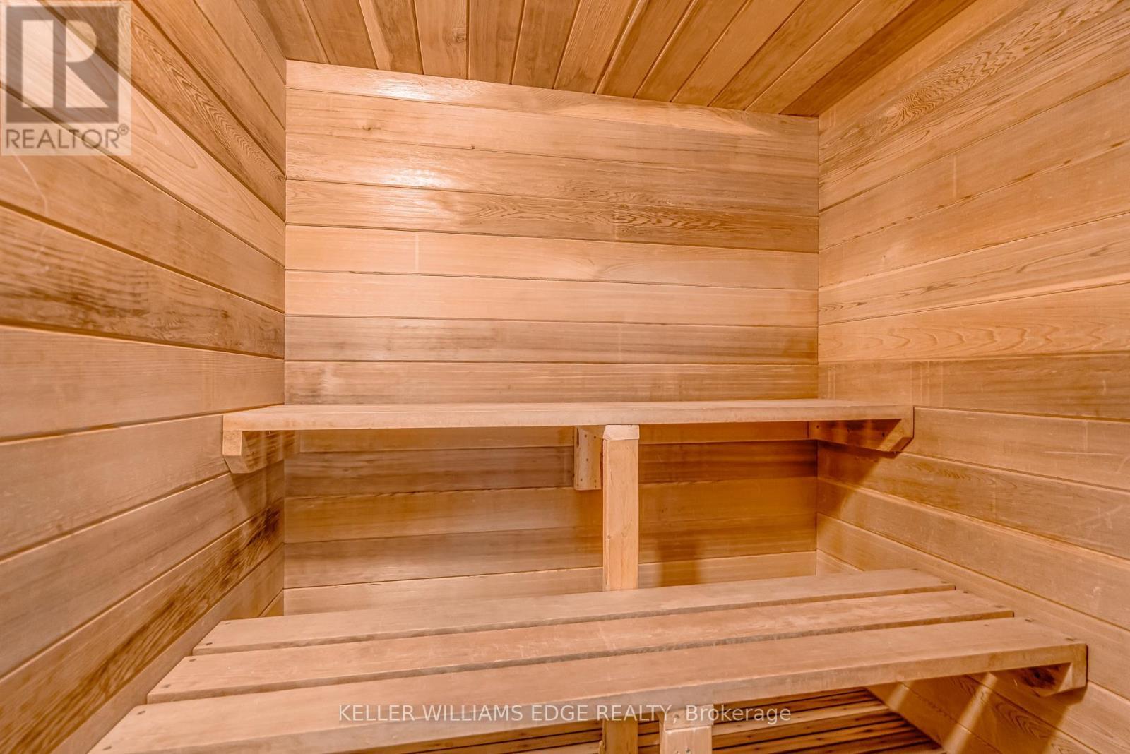 70 Strawberry Drive, Hamilton, ON - Indoor Photo Showing Other Room