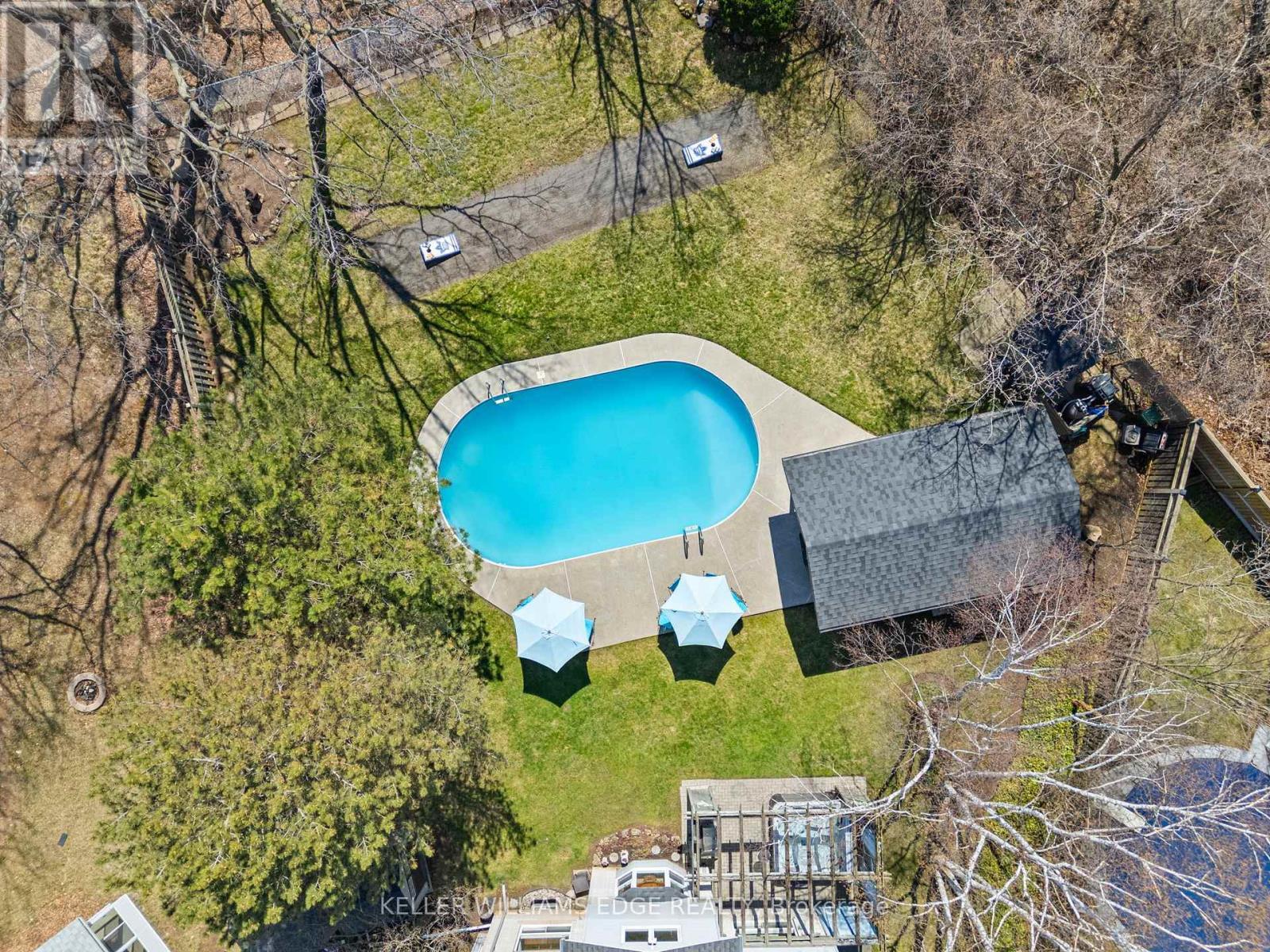 70 Strawberry Drive, Hamilton, ON - Outdoor With In Ground Pool