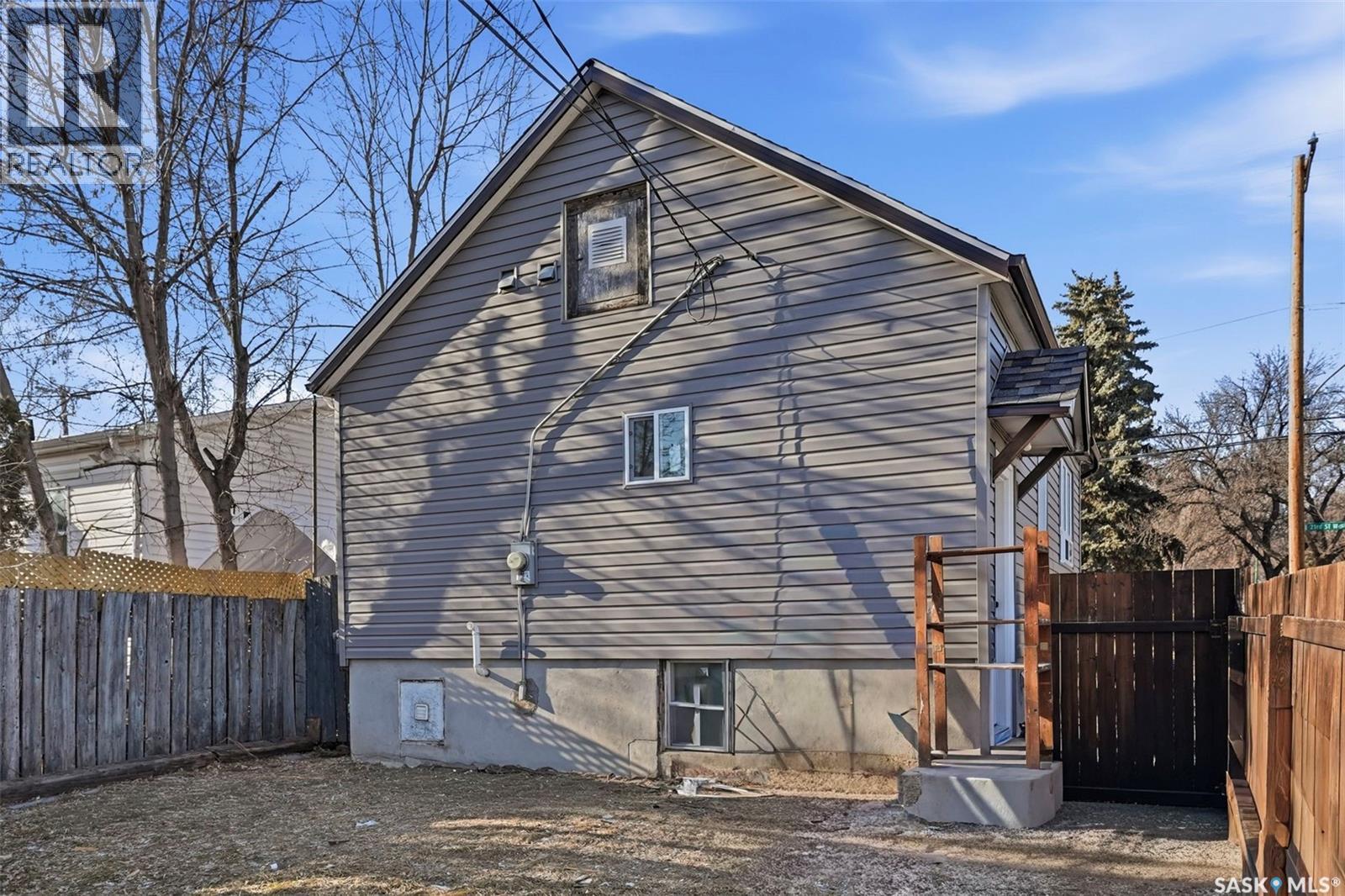 1001 23Rd Street W, Saskatoon, SK - Outdoor