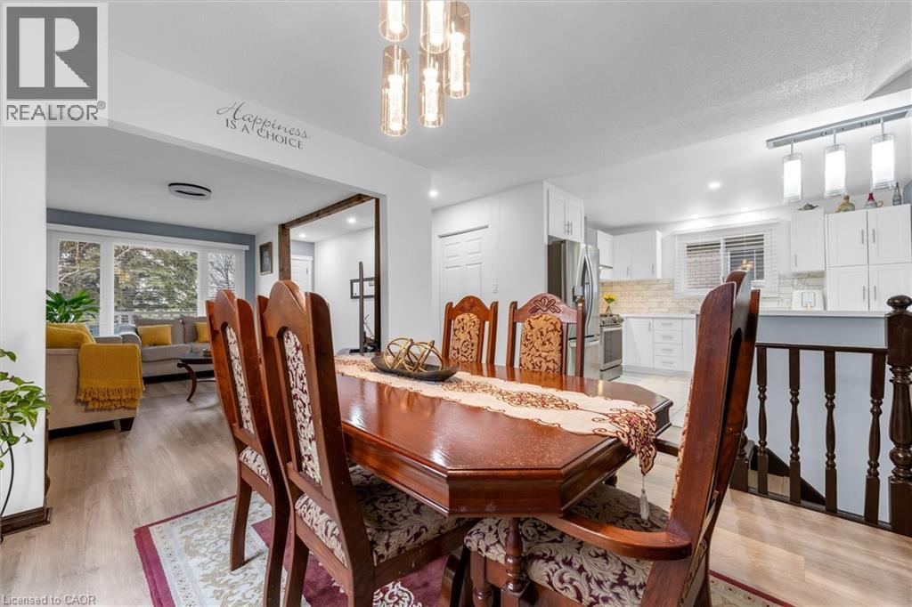 Dining area featuring light wood-type flooring - 51 Independence Drive, Hamilton, ON - Indoor Photo Showing Dining Room