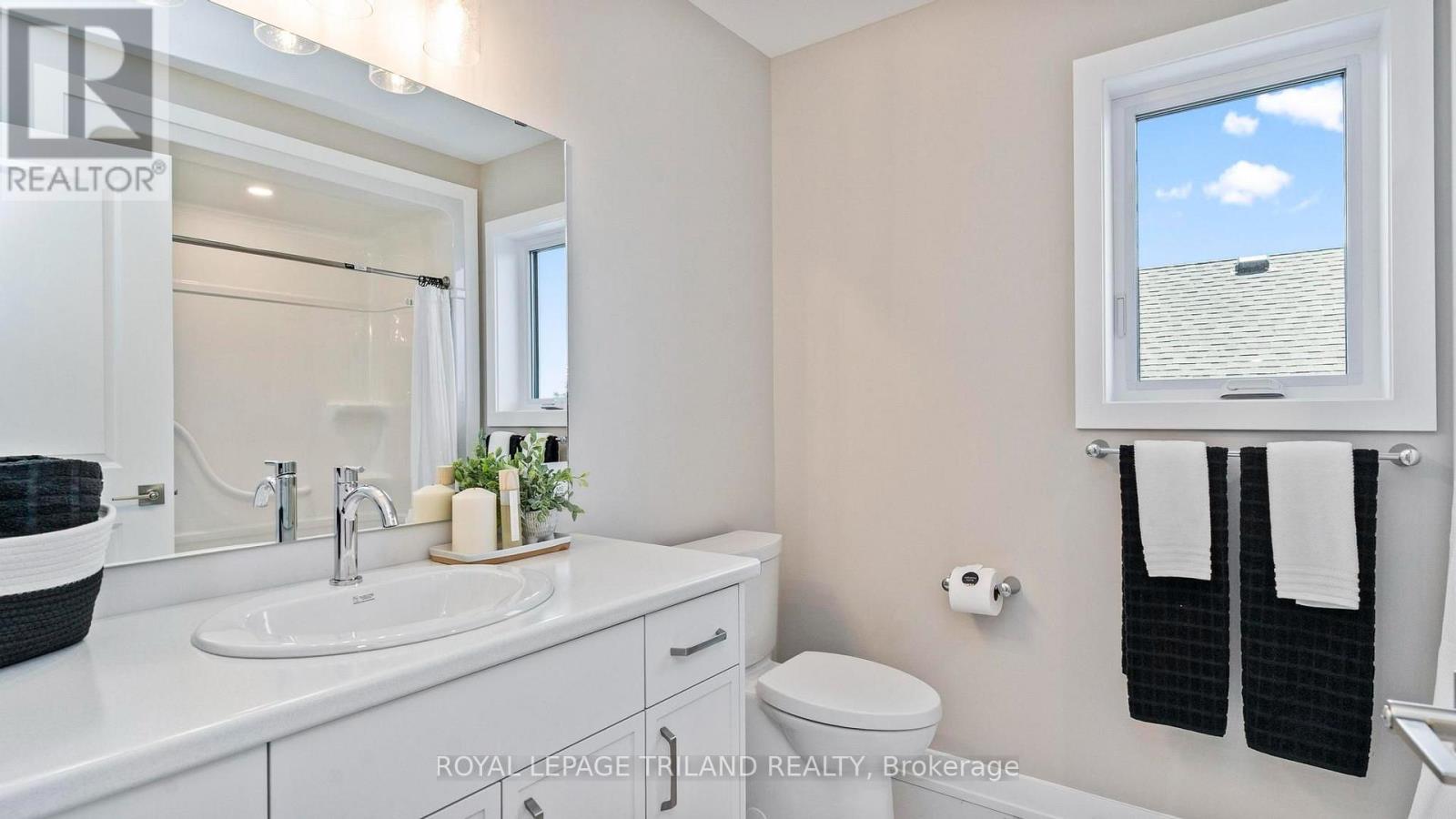 95 Styles Drive, St. Thomas, ON - Indoor Photo Showing Bathroom