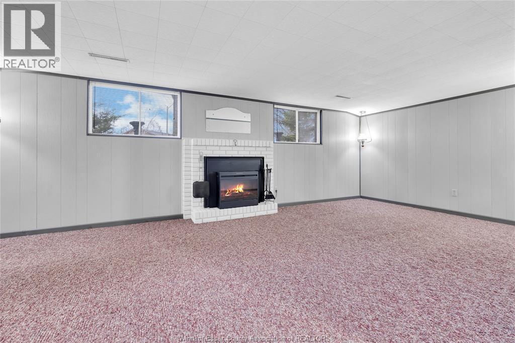 3980 Myrtle, Windsor, ON - Indoor With Fireplace