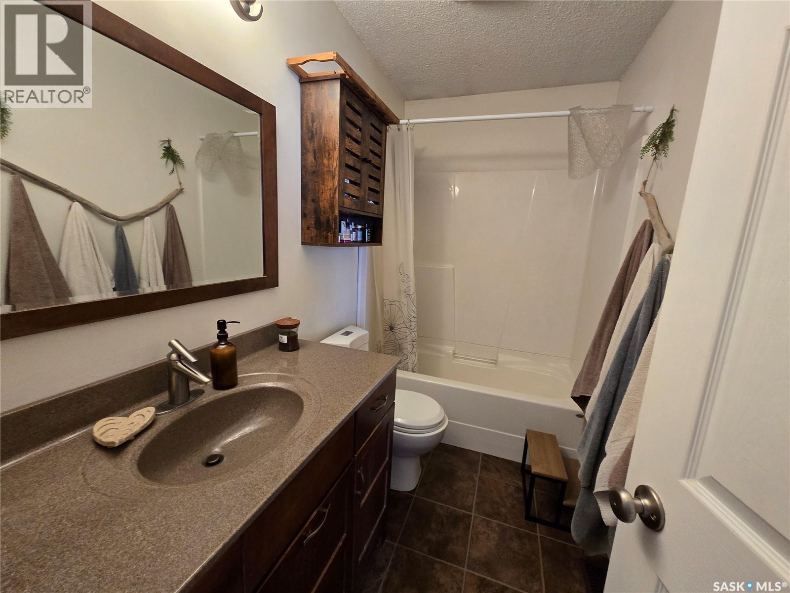 208 Clinton Place, Swift Current, SK