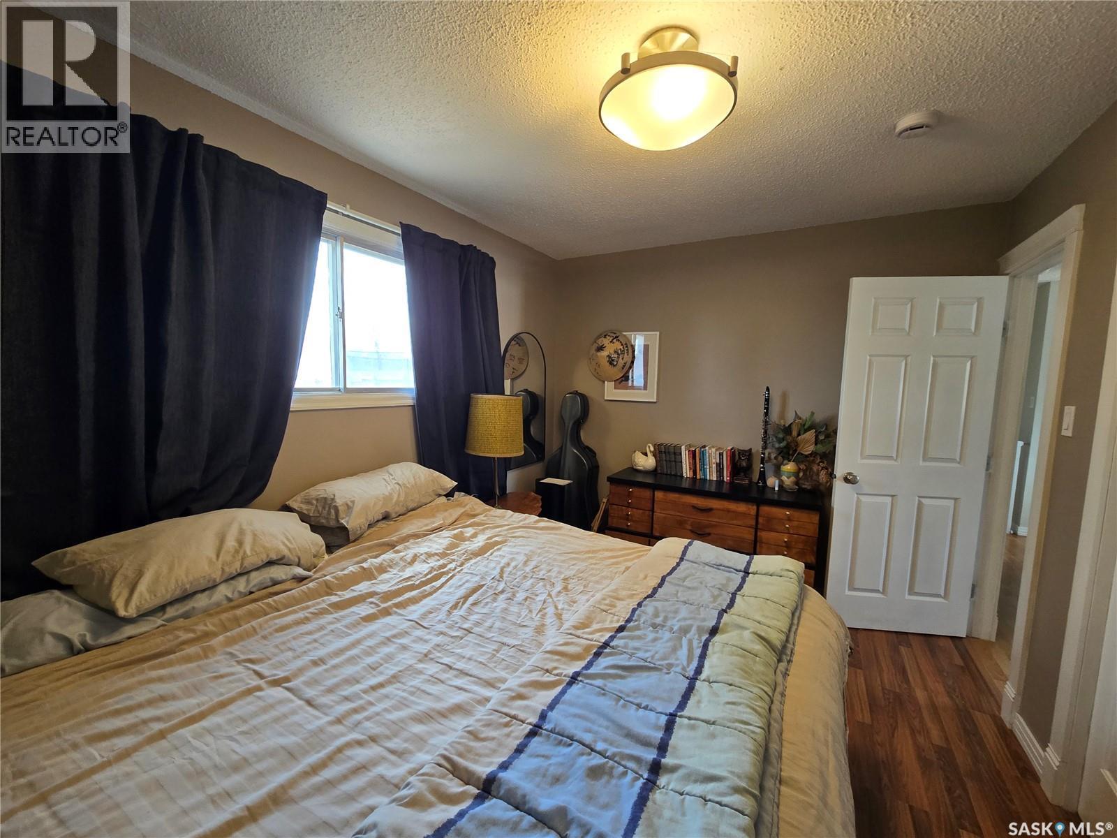 208 Clinton Place, Swift Current, SK