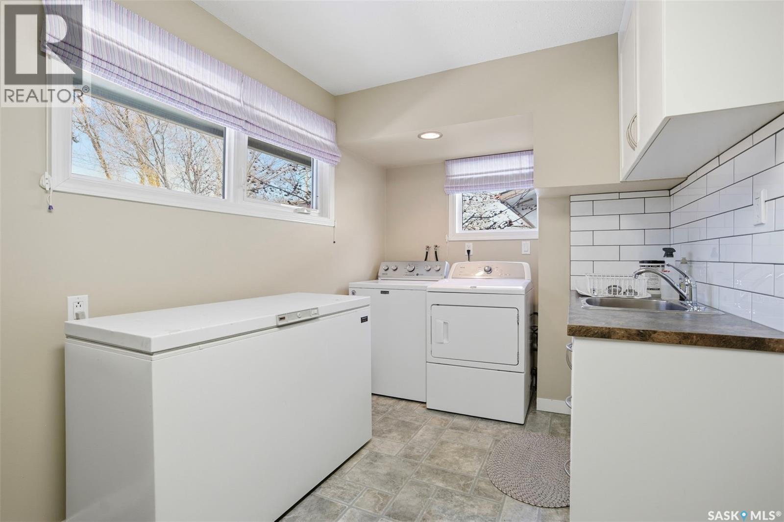 31 Cantlon Crescent, Saskatoon, SK - Indoor Photo Showing Laundry Room