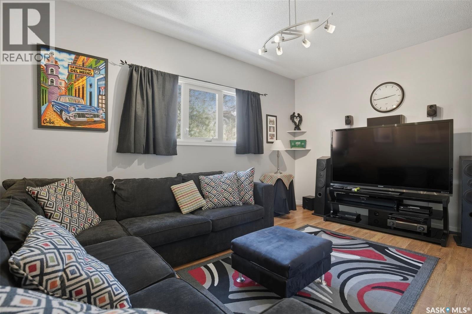 31 Cantlon Crescent, Saskatoon, SK - Indoor Photo Showing Living Room
