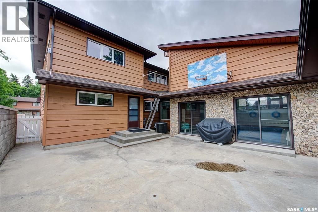 31 Cantlon Crescent, Saskatoon, SK - Outdoor With Exterior