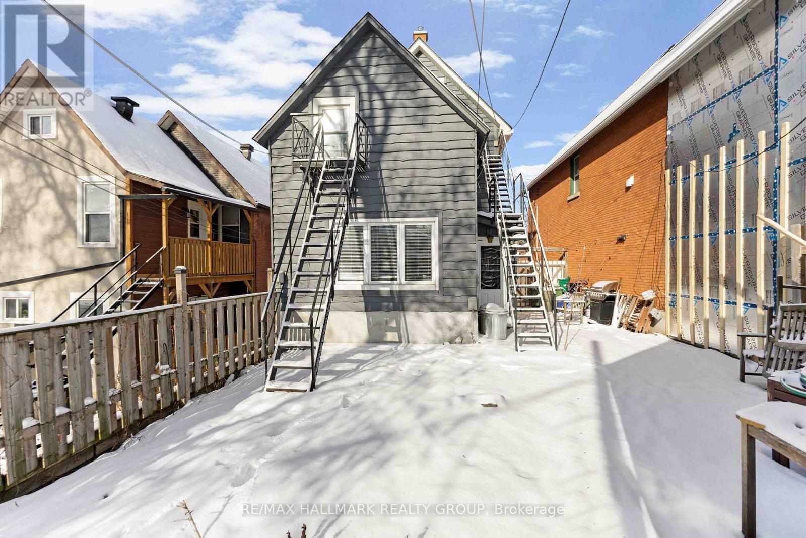 70 Anderson Street, Ottawa, ON - Outdoor