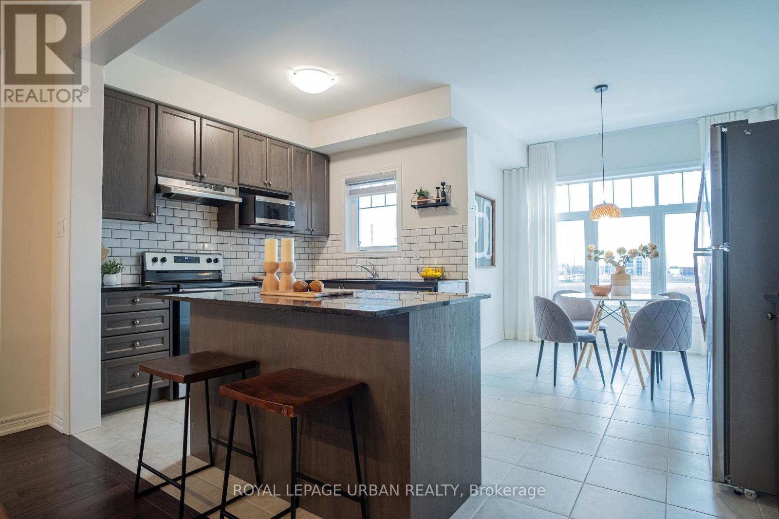 3963 Lodi Road, Burlington, ON - Indoor Photo Showing Kitchen With Upgraded Kitchen