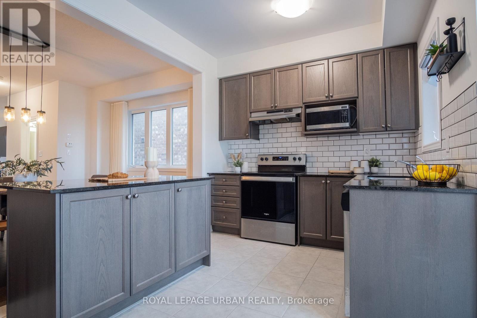 3963 Lodi Road, Burlington, ON - Indoor Photo Showing Kitchen With Upgraded Kitchen