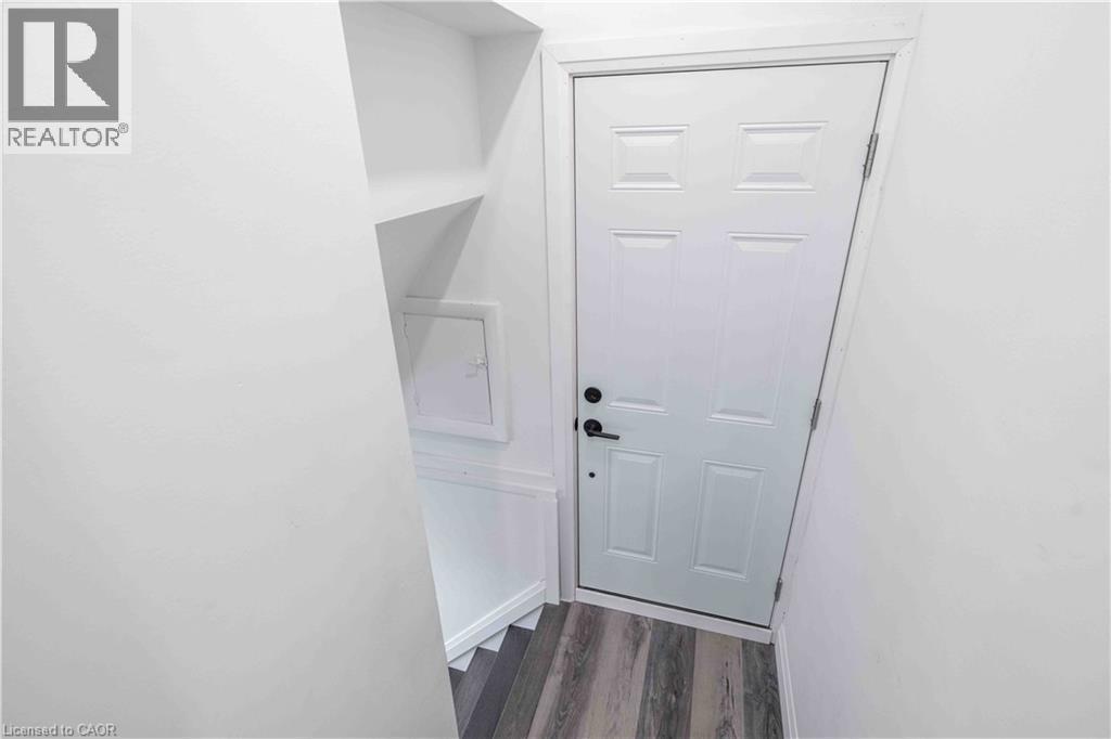 67 Toby Crescent, Hamilton, ON - Indoor Photo Showing Other Room