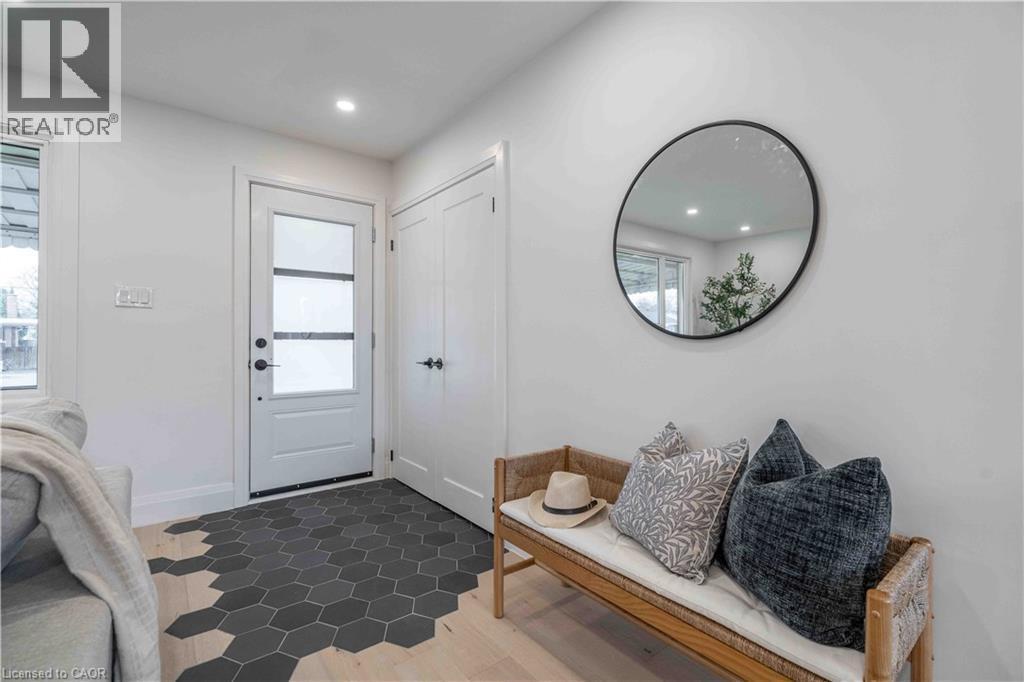 67 Toby Crescent, Hamilton, ON - Indoor Photo Showing Other Room