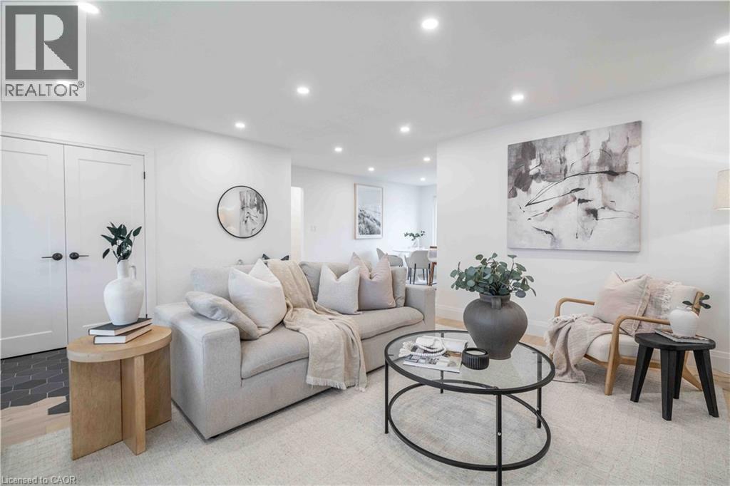 67 Toby Crescent, Hamilton, ON - Indoor Photo Showing Other Room