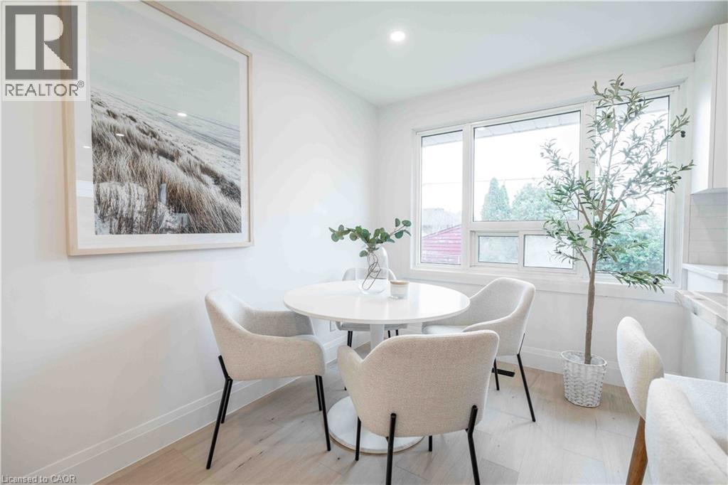 67 Toby Crescent, Hamilton, ON - Indoor Photo Showing Dining Room