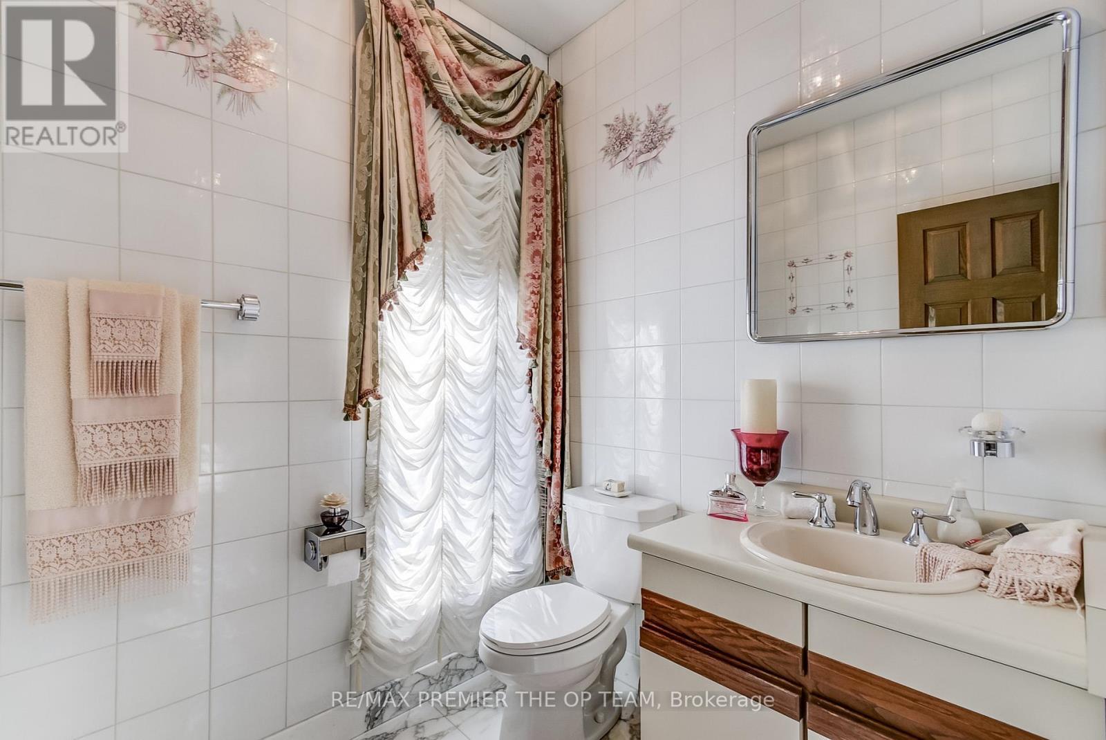 118 Cowan Drive, Vaughan, ON - Indoor Photo Showing Bathroom