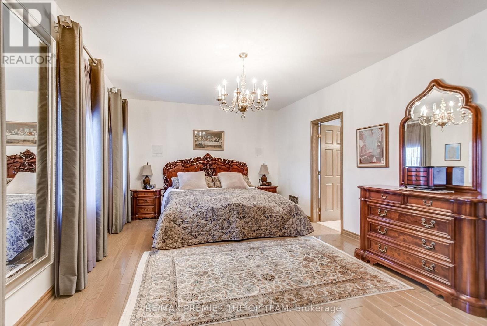 118 Cowan Drive, Vaughan, ON - Indoor Photo Showing Bedroom