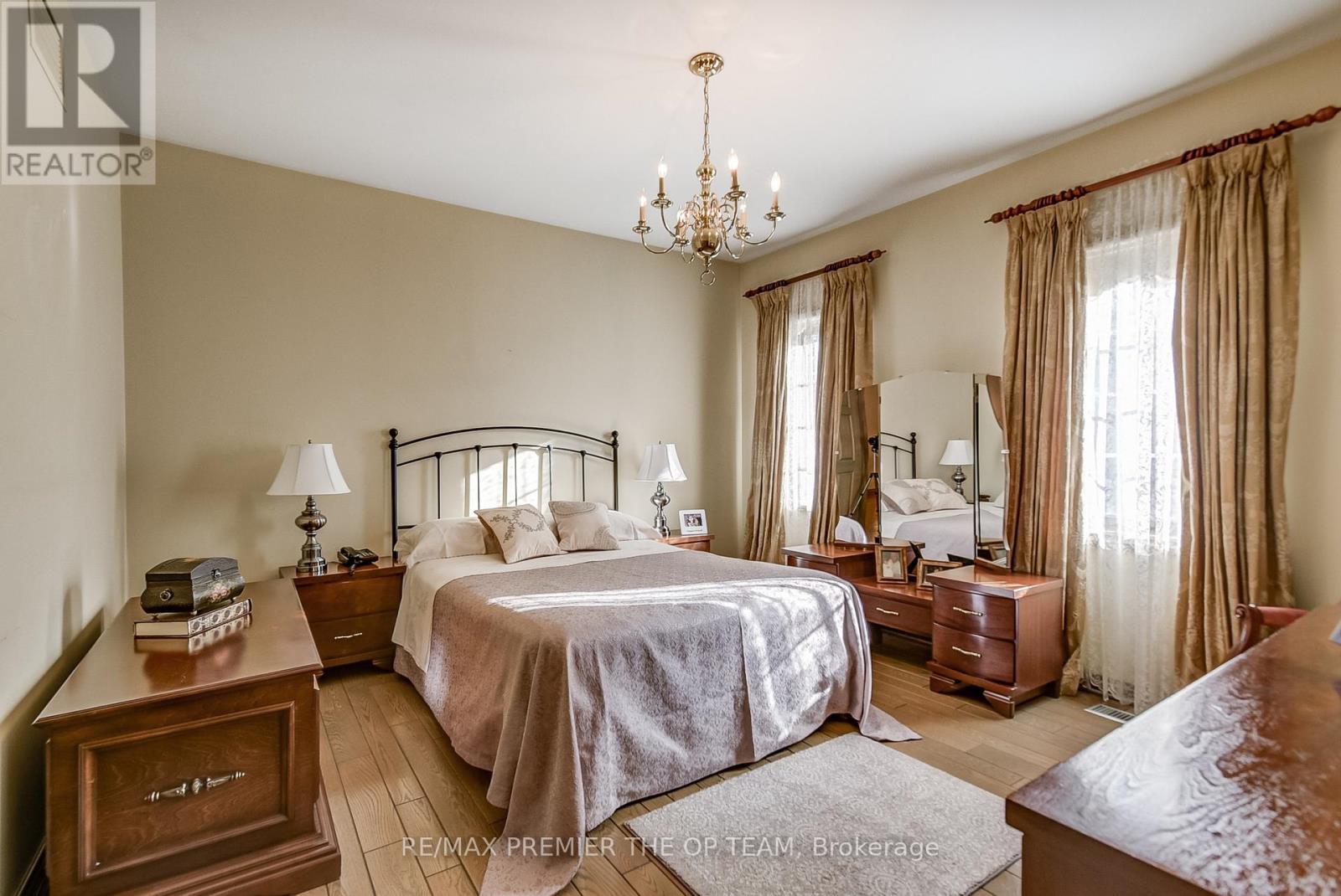 118 Cowan Drive, Vaughan, ON - Indoor Photo Showing Bedroom
