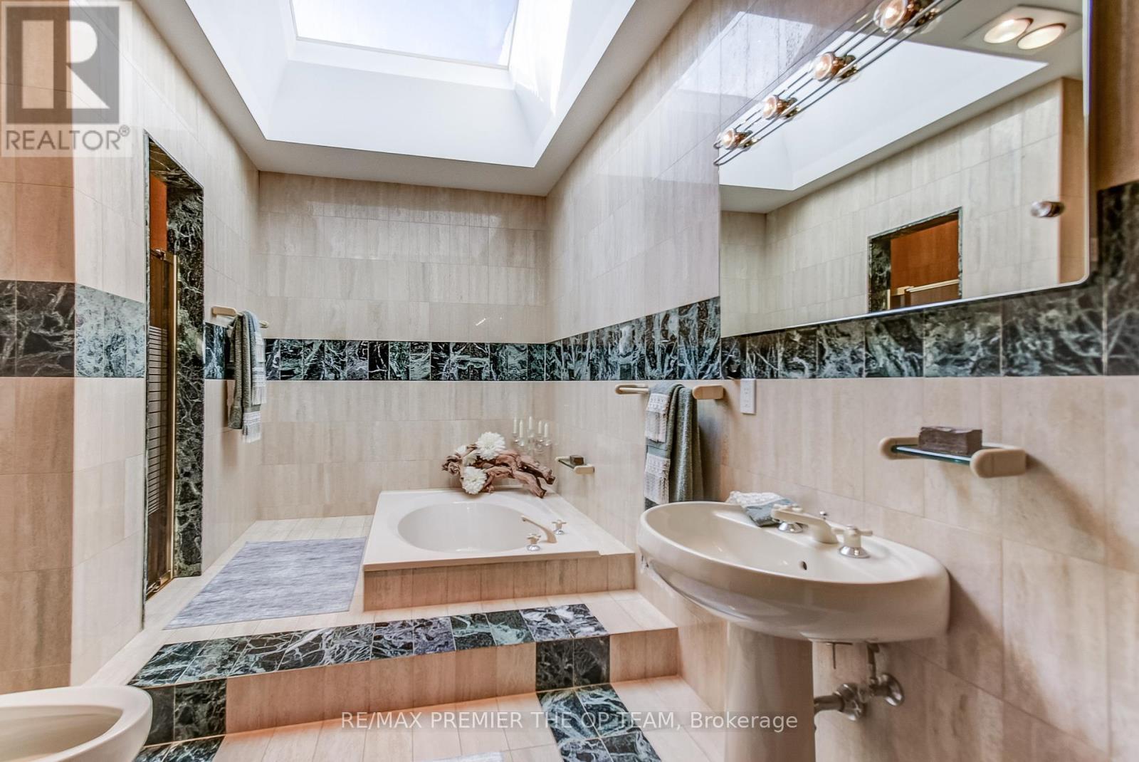 118 Cowan Drive, Vaughan, ON - Indoor Photo Showing Bathroom