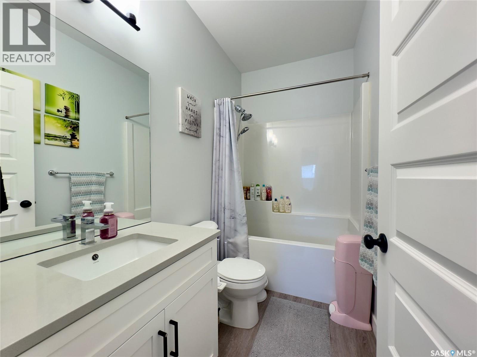 302 Pepper Place, Saskatoon, SK - Indoor Photo Showing Bathroom