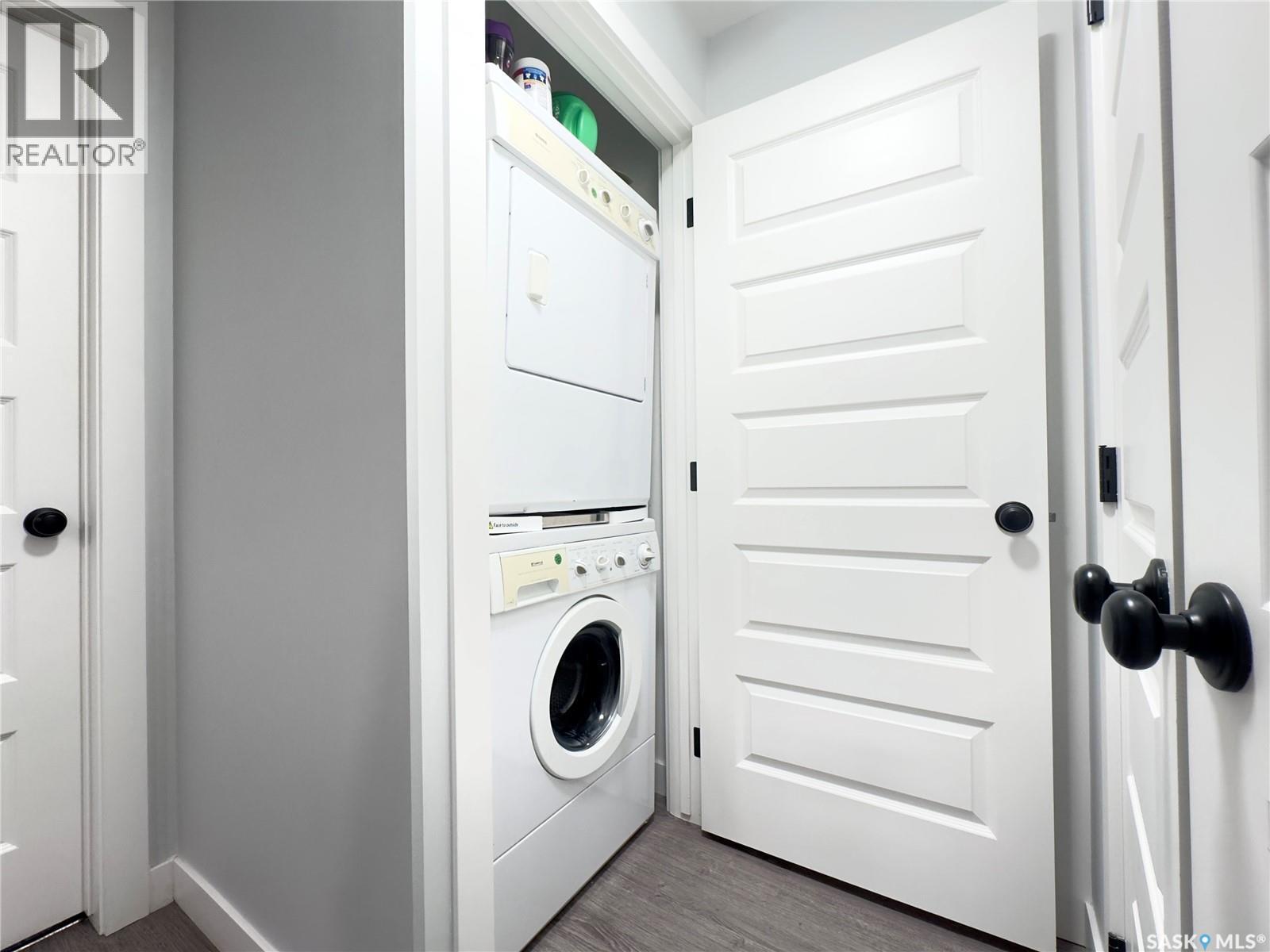 302 Pepper Place, Saskatoon, SK - Indoor Photo Showing Laundry Room