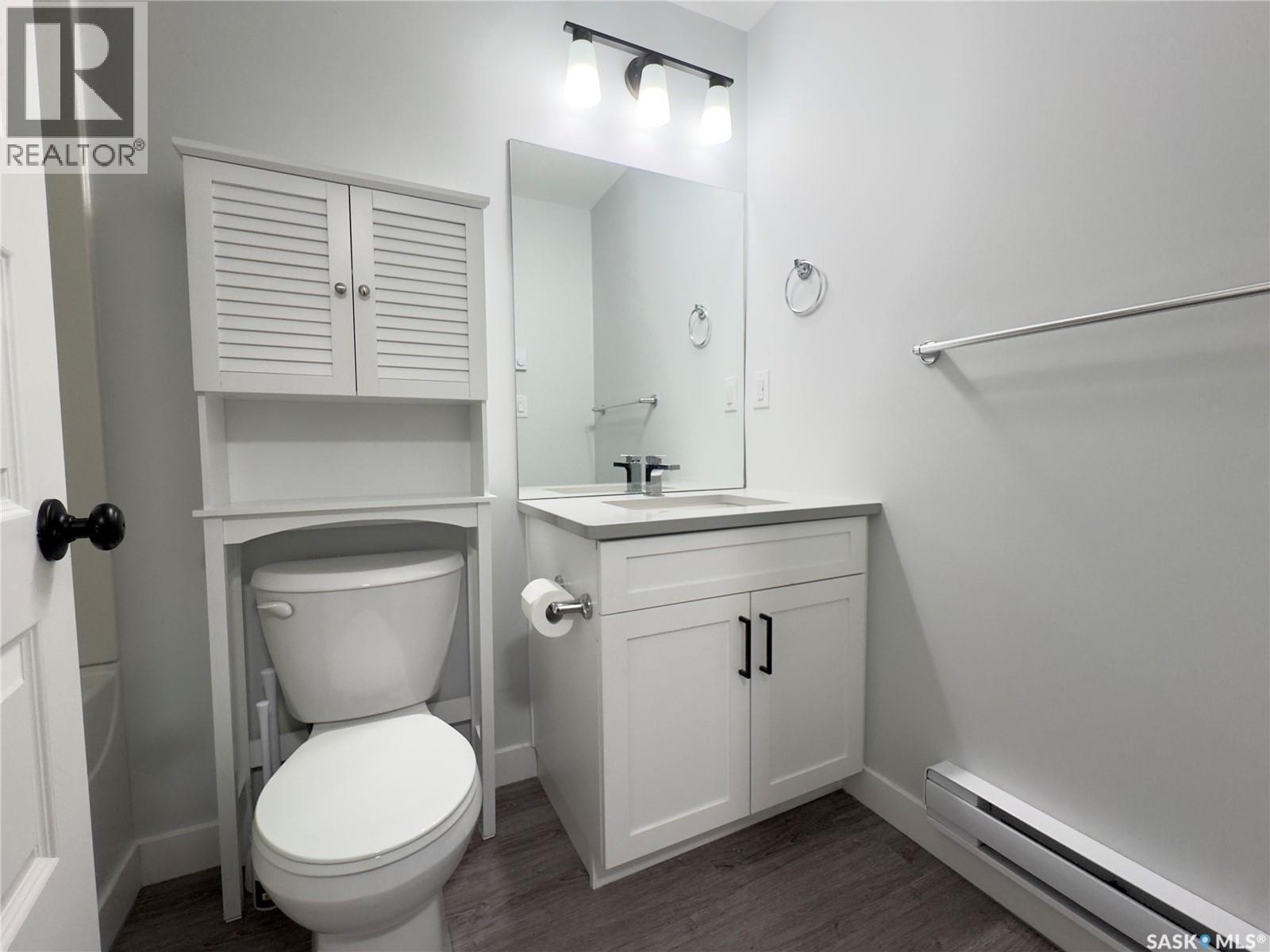 302 Pepper Place, Saskatoon, SK - Indoor Photo Showing Bathroom