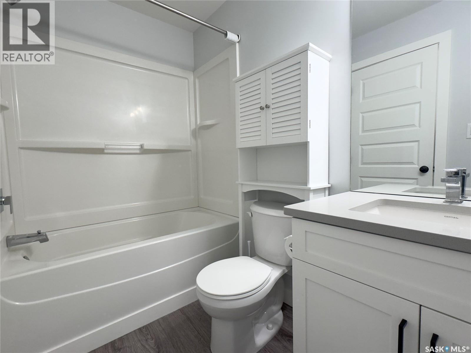 302 Pepper Place, Saskatoon, SK - Indoor Photo Showing Bathroom