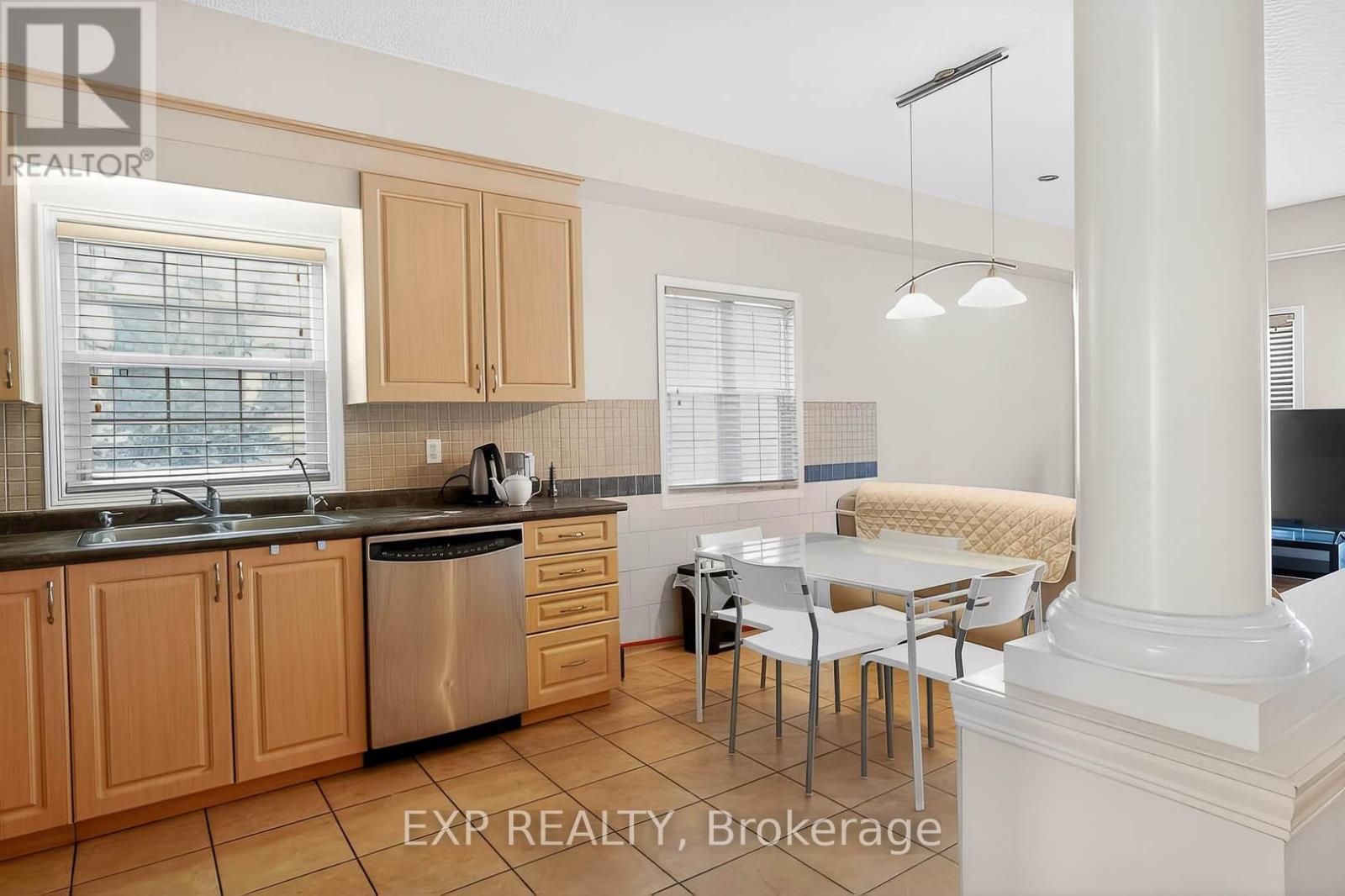 600 Winterberry Avenue, Waterloo, ON - Indoor