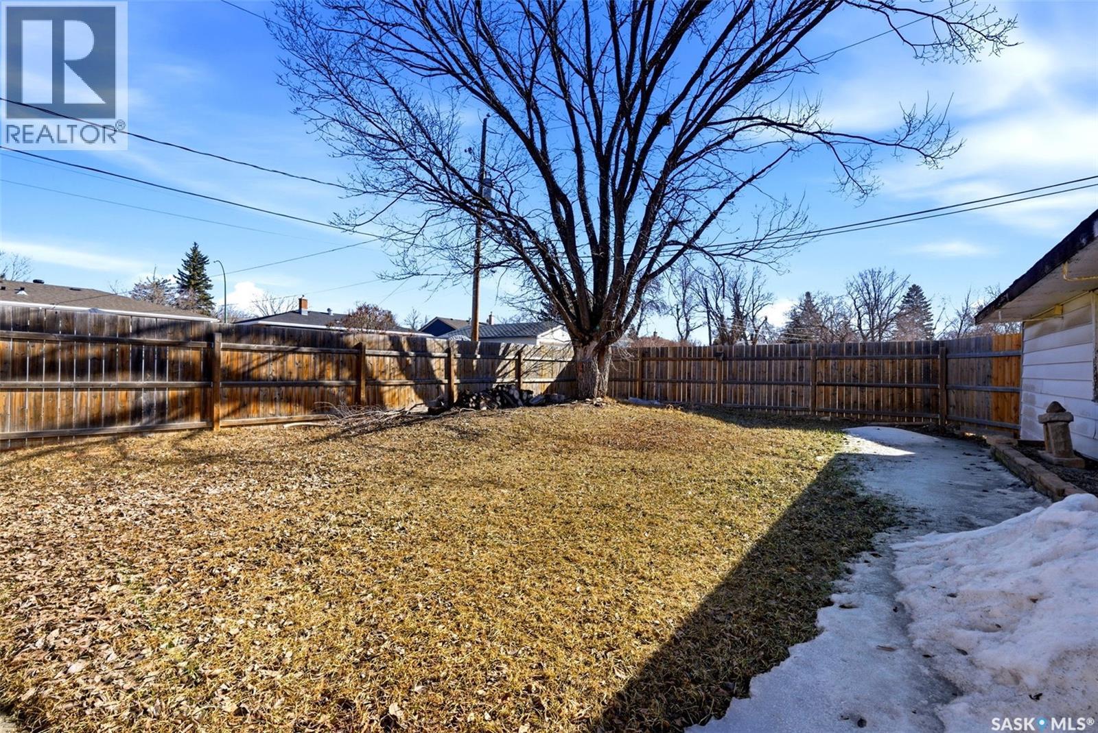 321 Elphinstone Street, Regina, SK - Outdoor