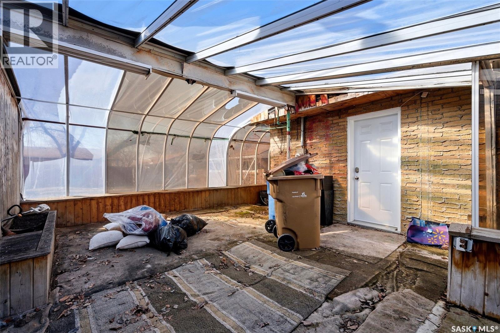 321 Elphinstone Street, Regina, SK - Outdoor With Exterior