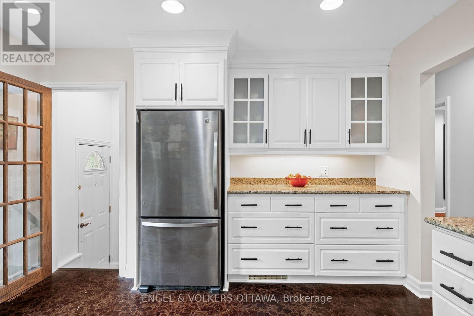 249 Faircrest Road, Ottawa, ON - Indoor