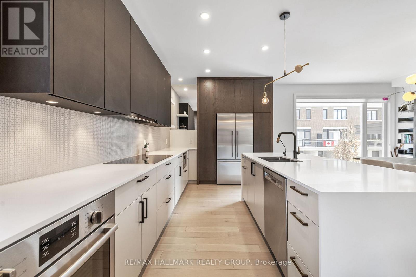101 Tay Street, Ottawa, ON - Indoor Photo Showing Kitchen With Double Sink With Upgraded Kitchen
