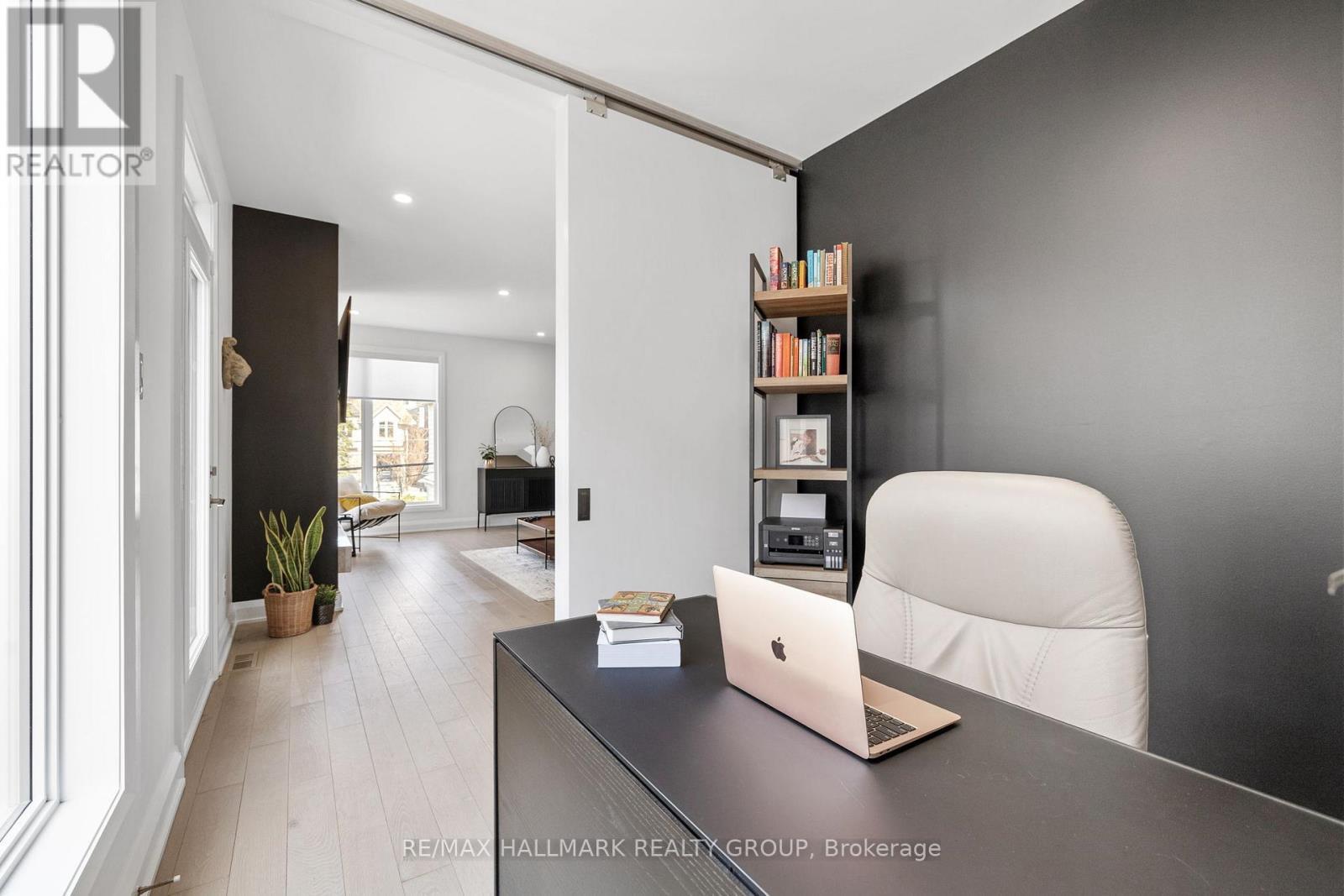 101 Tay Street, Ottawa, ON - Indoor Photo Showing Office