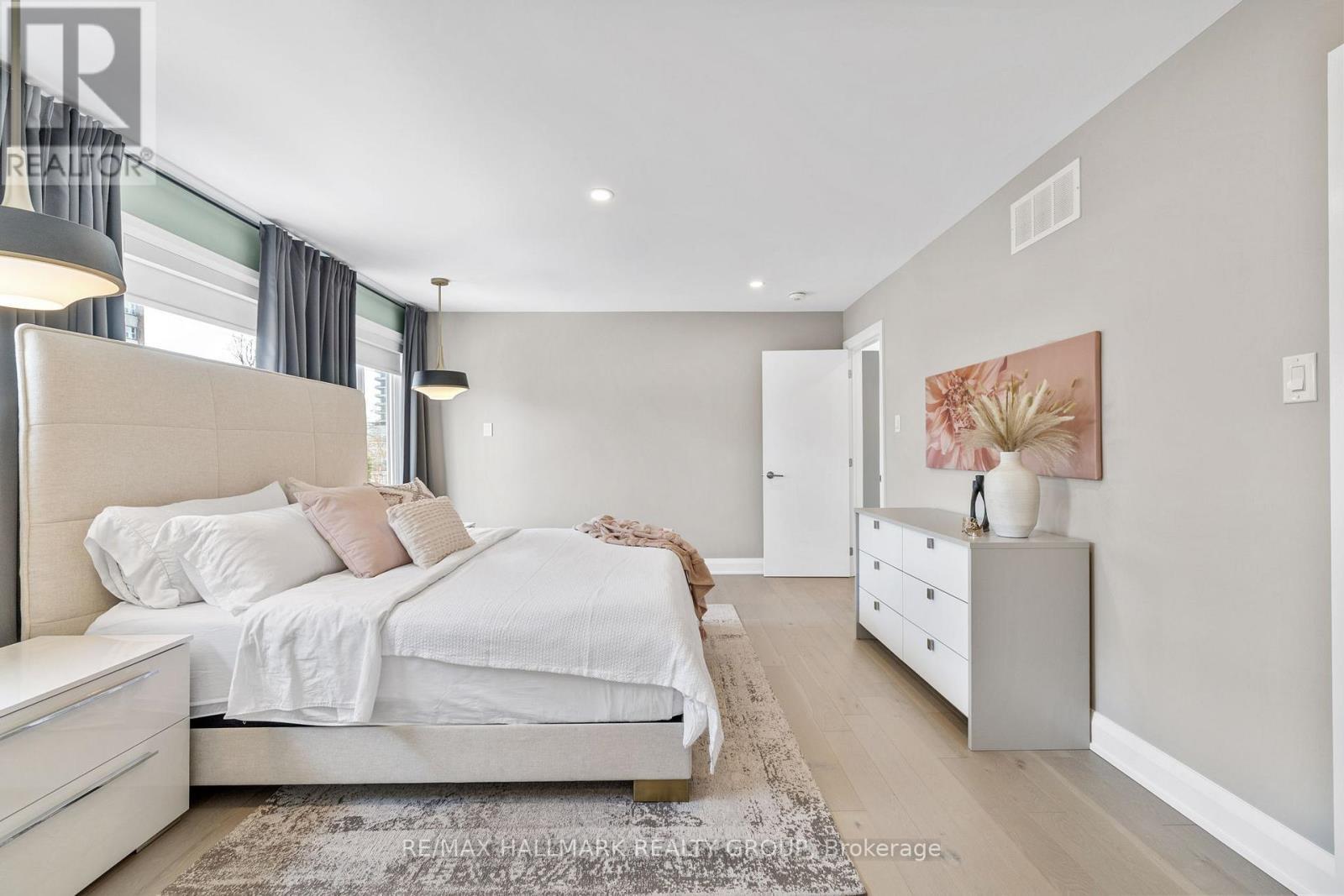 101 Tay Street, Ottawa, ON - Indoor Photo Showing Bedroom
