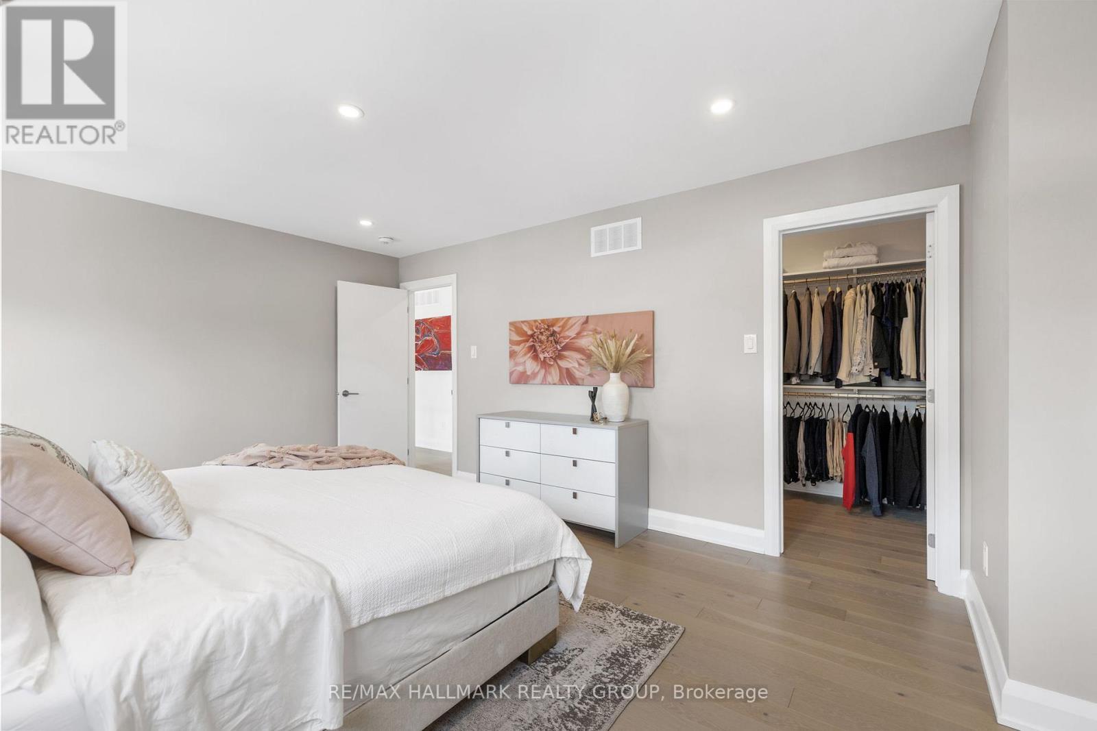 101 Tay Street, Ottawa, ON - Indoor Photo Showing Bedroom