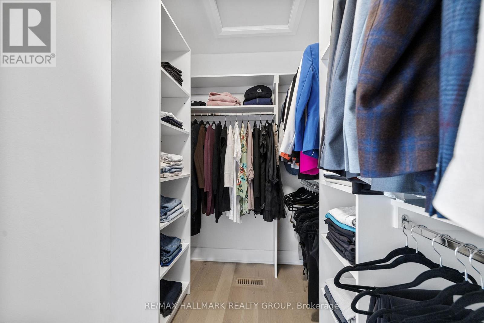 101 Tay Street, Ottawa, ON - Indoor With Storage
