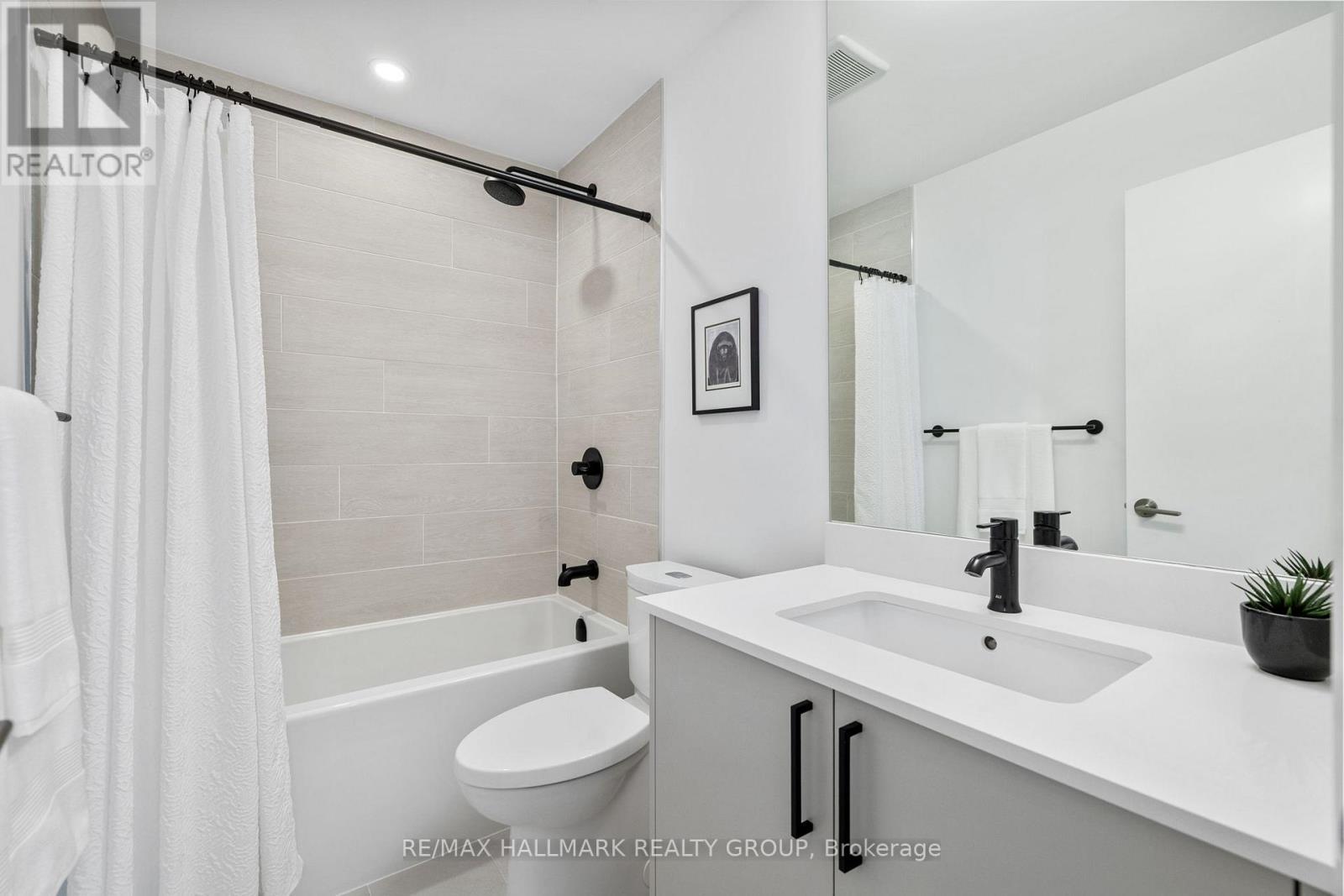 101 Tay Street, Ottawa, ON - Indoor Photo Showing Bathroom