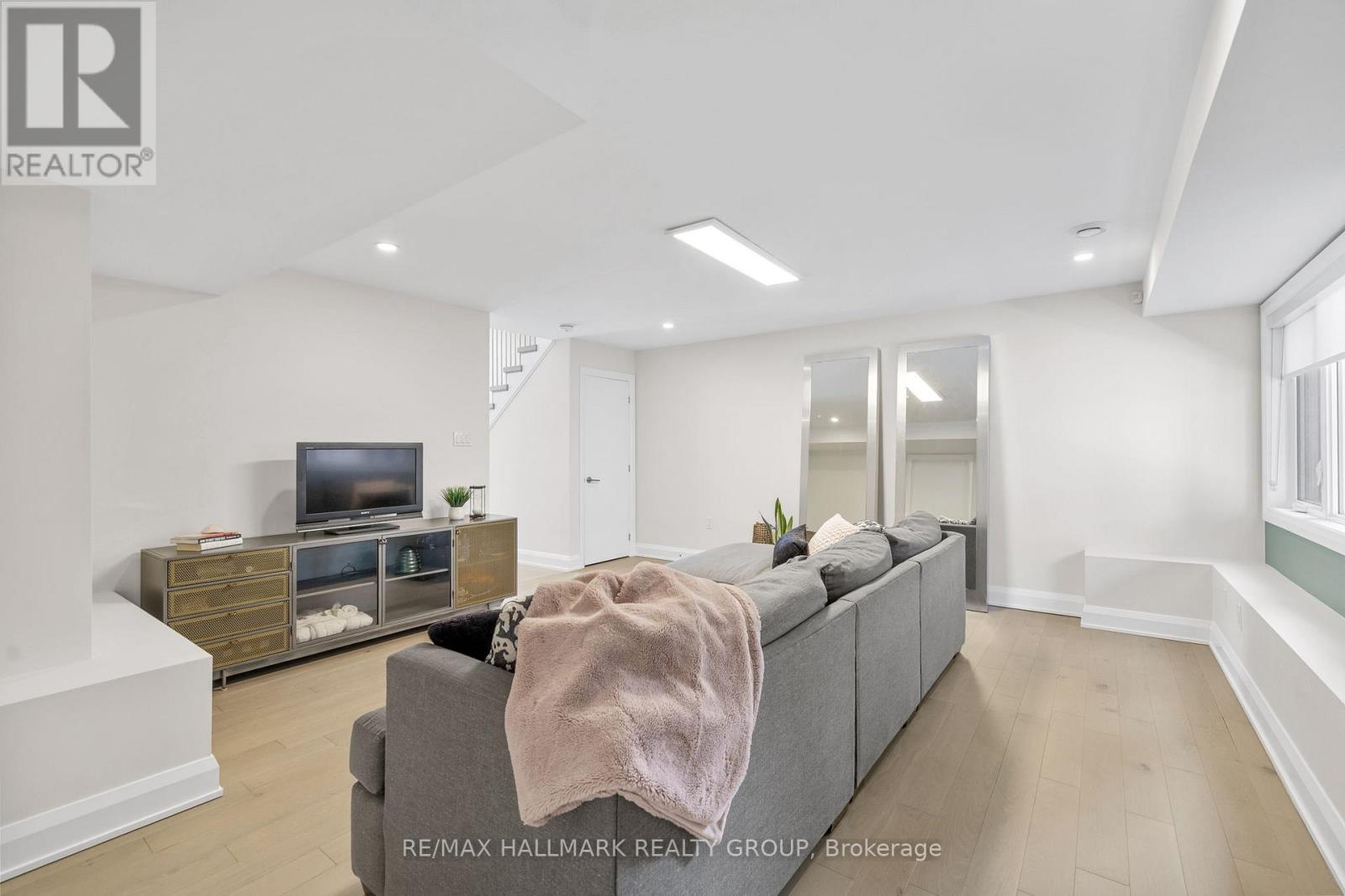 101 Tay Street, Ottawa, ON - Indoor