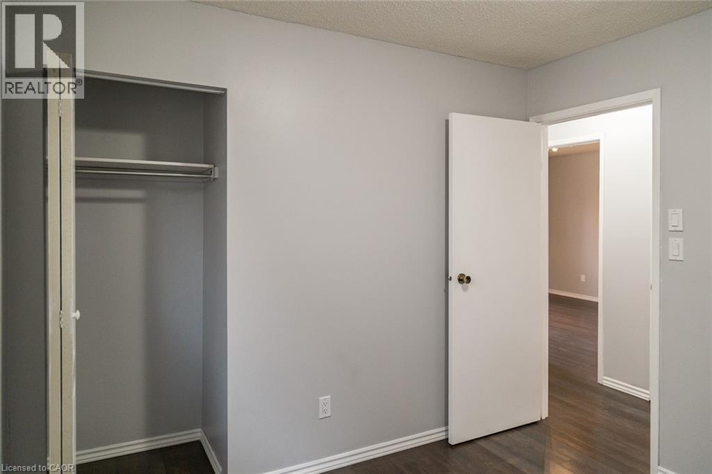 Mainfloor bedroom - 96 Pathfinder Crescent, Kitchener, ON - Indoor Photo Showing Other Room