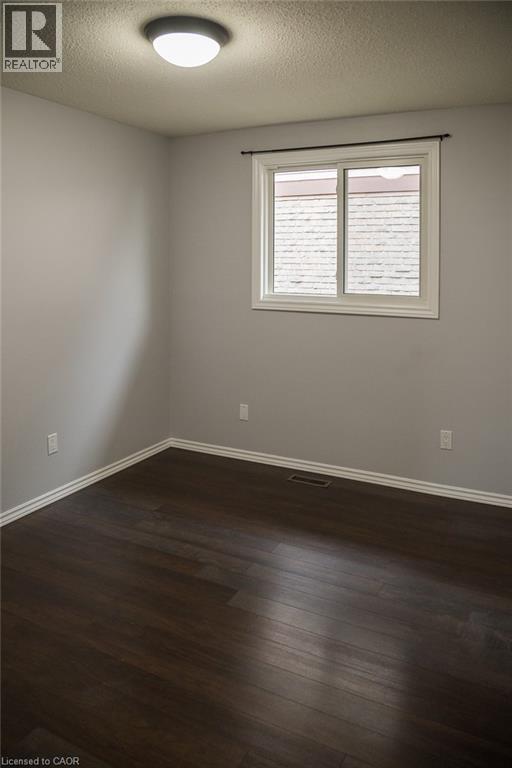 Mainfloor bedroom - 96 Pathfinder Crescent, Kitchener, ON - Indoor Photo Showing Other Room