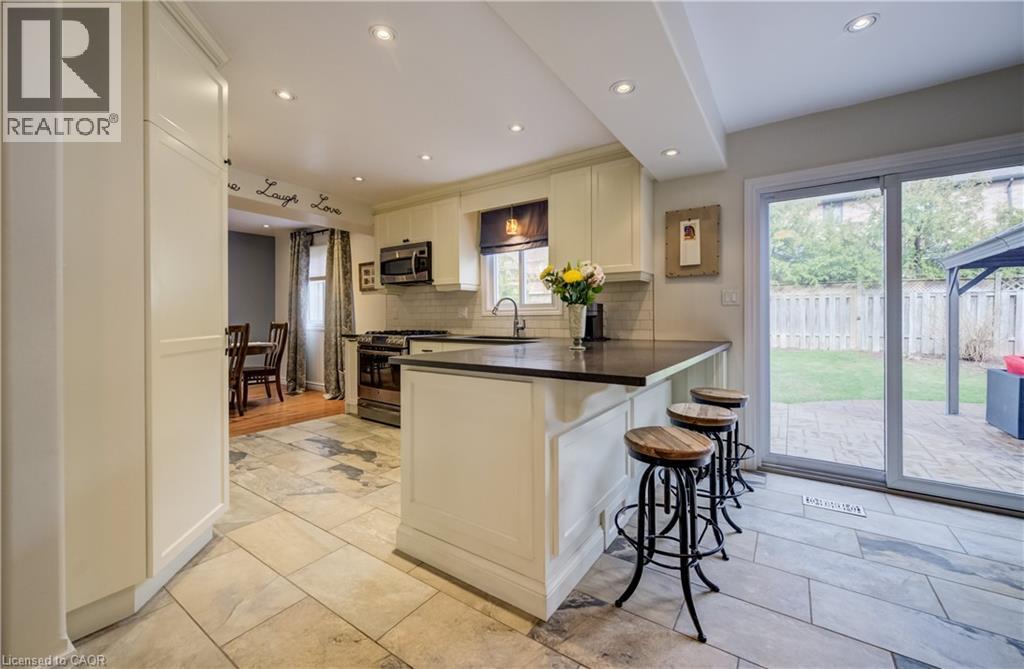 150 Bayne Crescent, Cambridge, ON - Indoor Photo Showing Kitchen