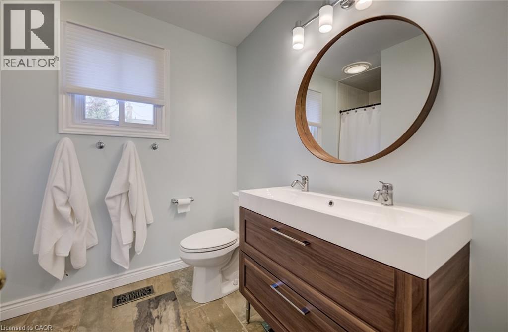 150 Bayne Crescent, Cambridge, ON - Indoor Photo Showing Bathroom