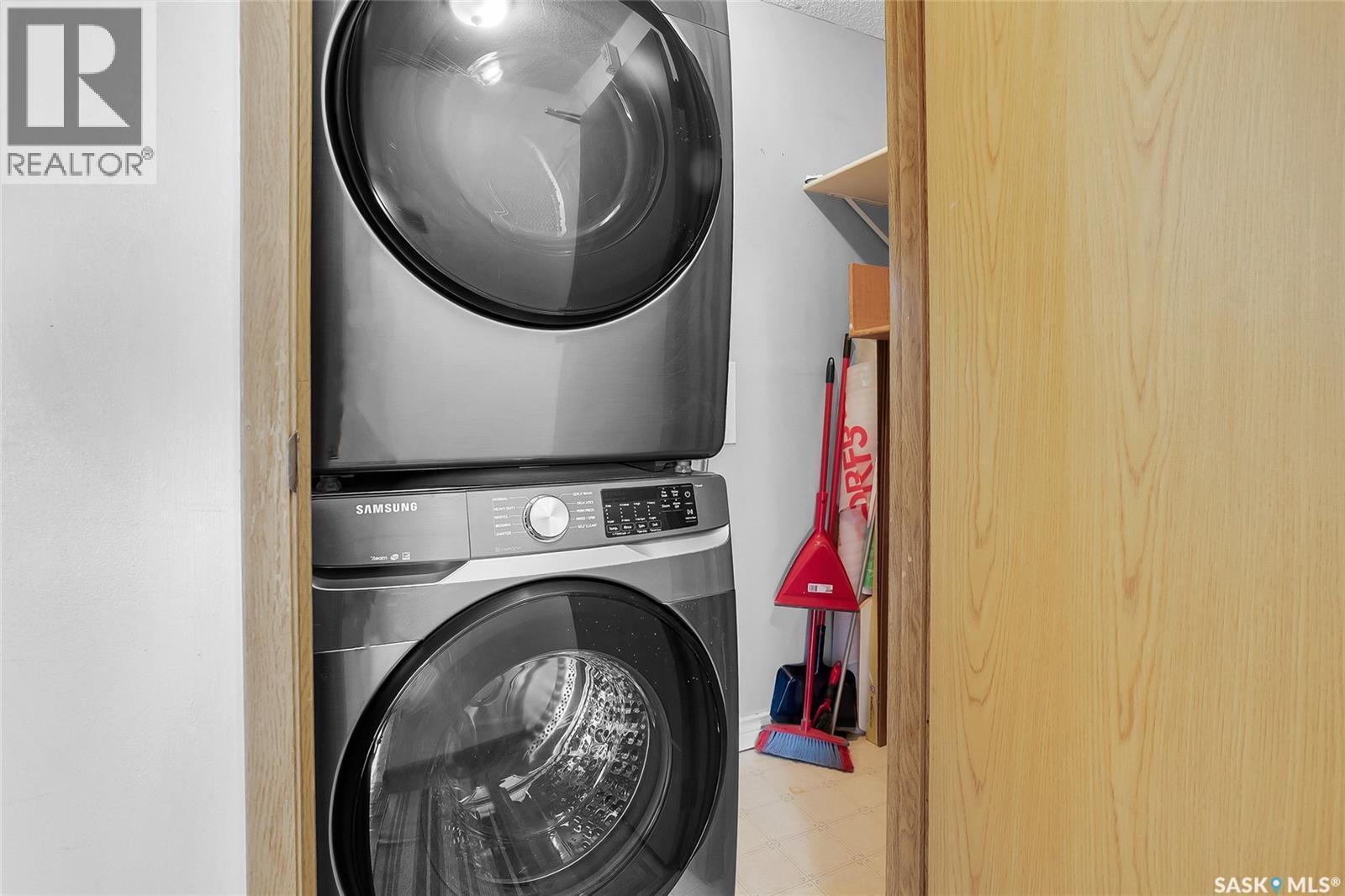 304 385 Kingsmere Boulevard, Saskatoon, SK - Indoor Photo Showing Laundry Room